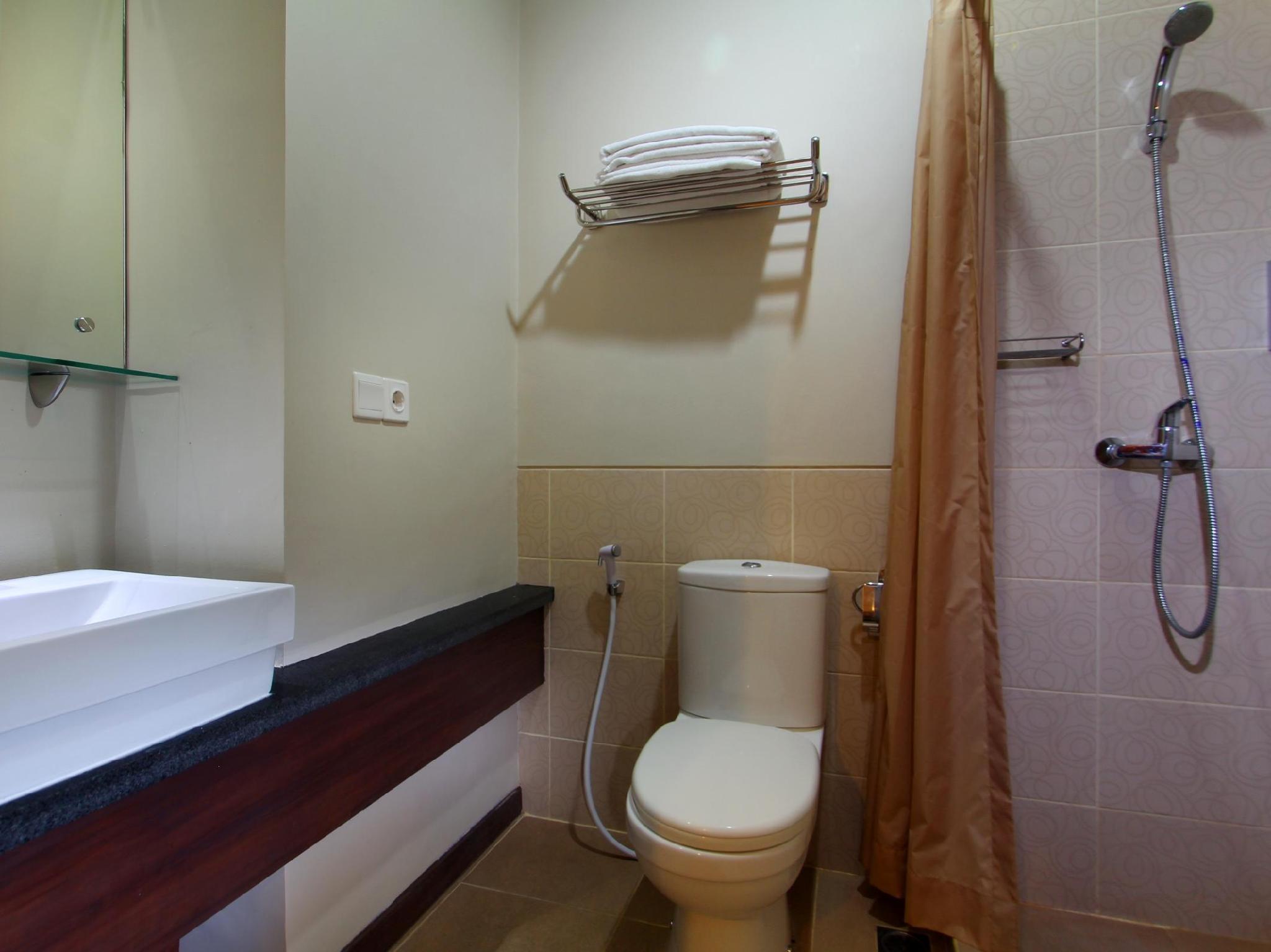 Praja Hotel Denpasa Buitenkant foto