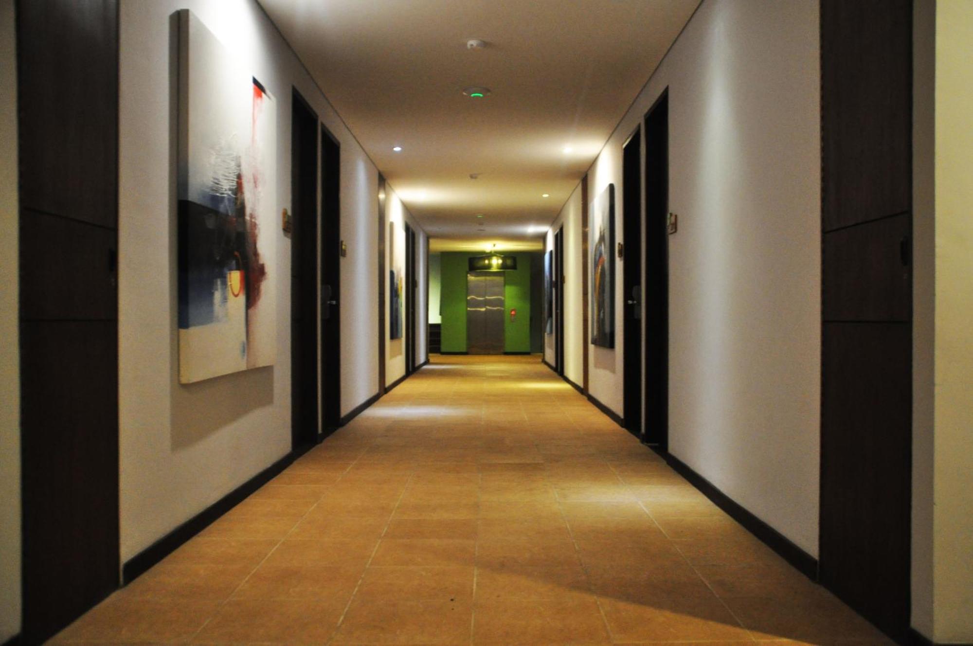 Praja Hotel Denpasa Buitenkant foto