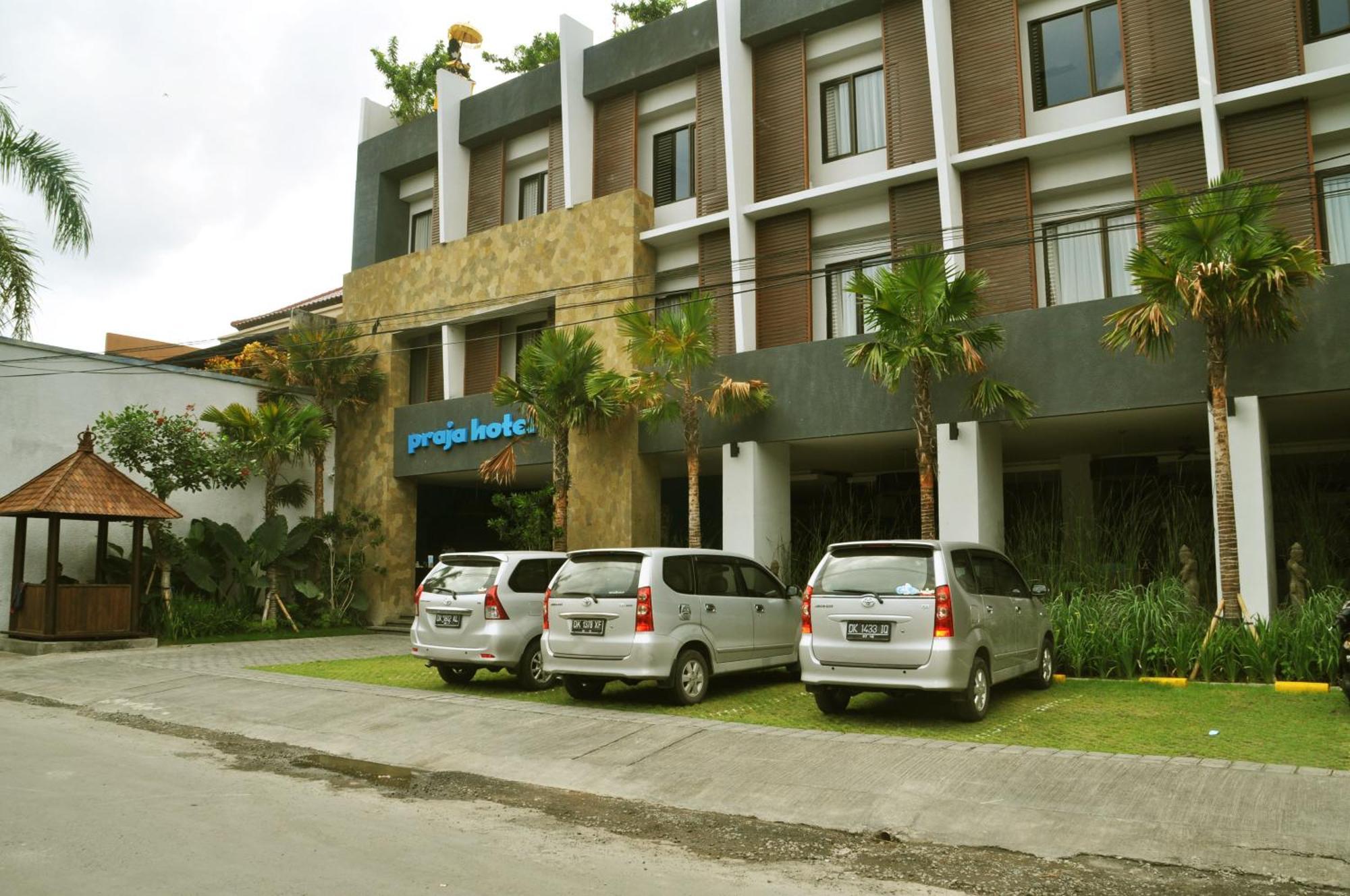 Praja Hotel Denpasa Buitenkant foto