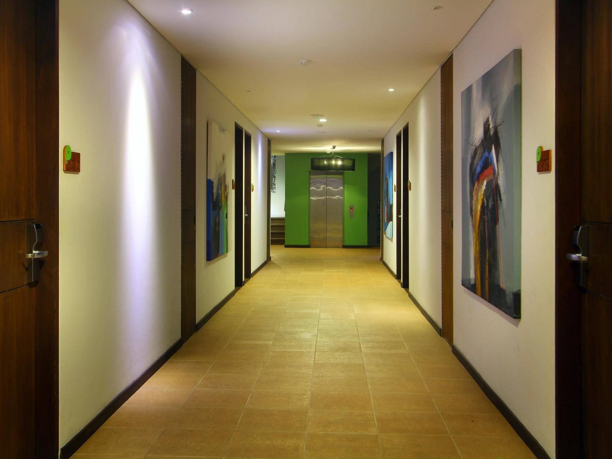 Praja Hotel Denpasa Buitenkant foto