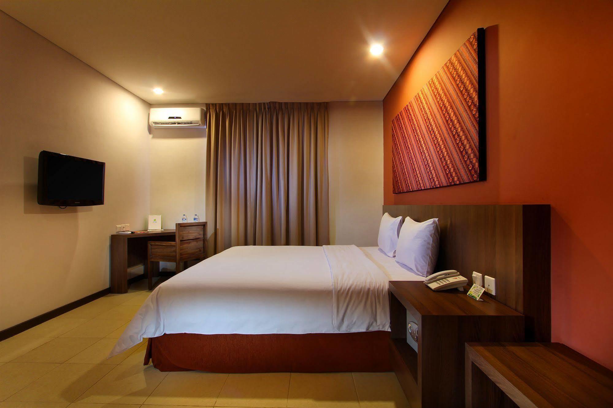 Praja Hotel Denpasa Buitenkant foto