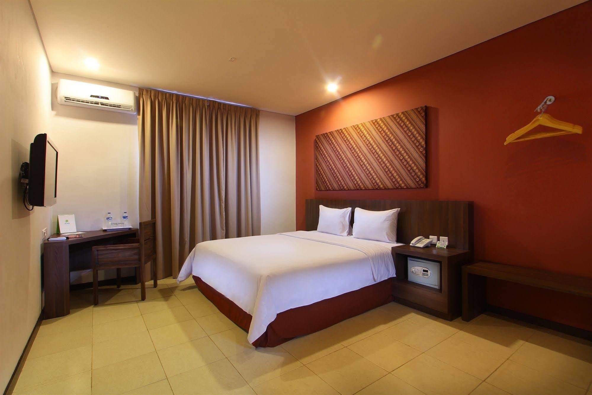 Praja Hotel Denpasa Buitenkant foto
