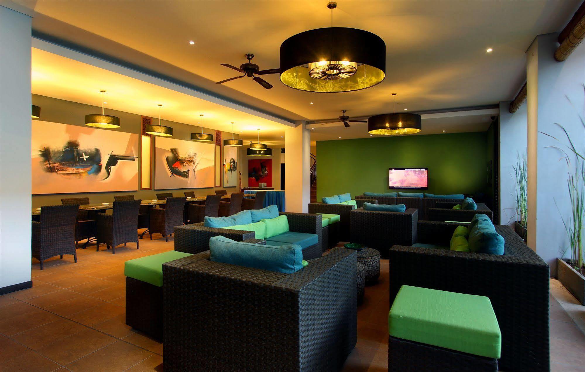 Praja Hotel Denpasa Buitenkant foto