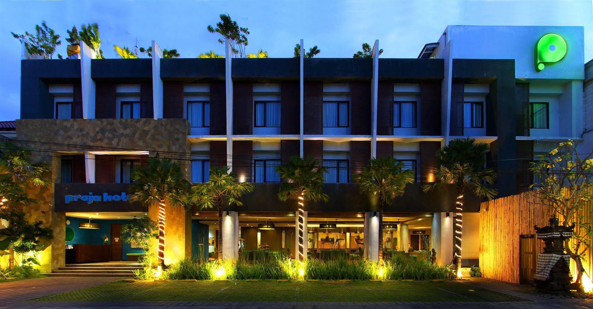 Praja Hotel Denpasa Buitenkant foto