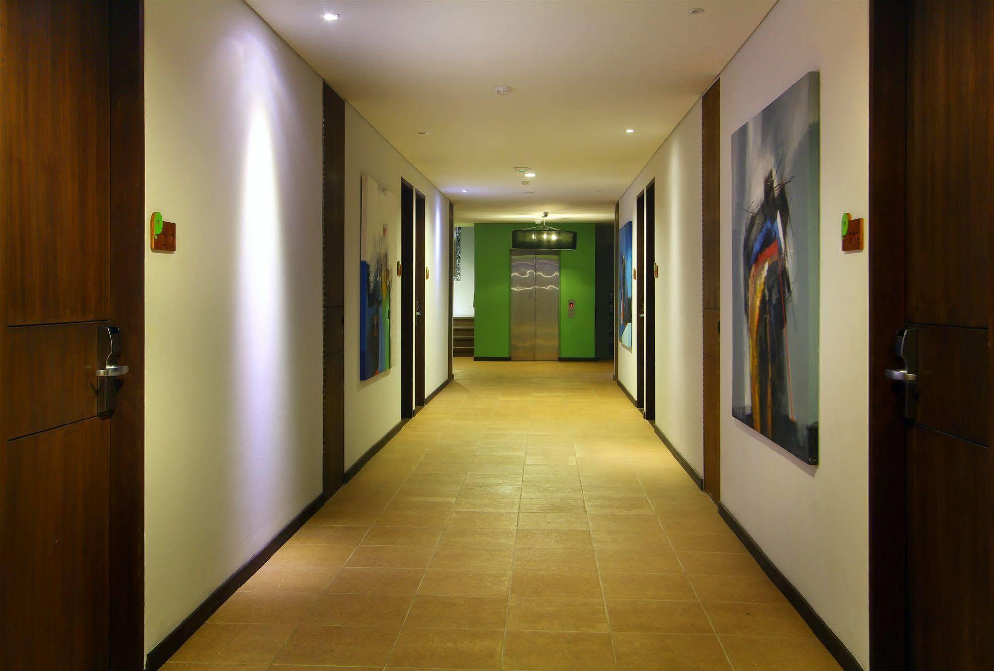 Praja Hotel Denpasa Buitenkant foto