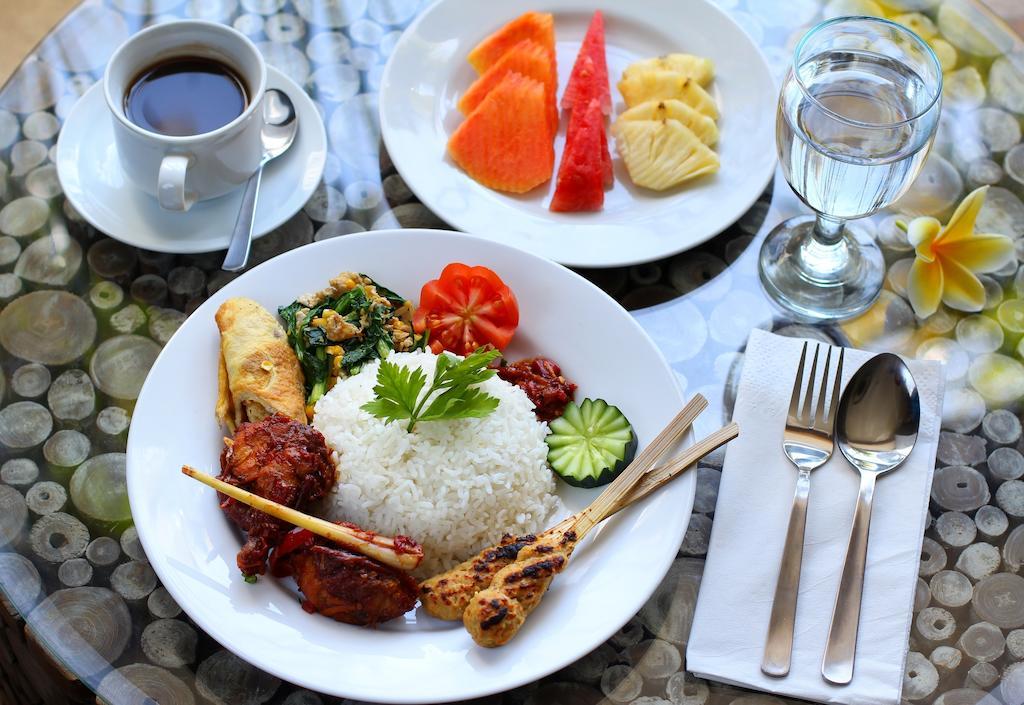 Praja Hotel Denpasa Buitenkant foto