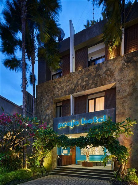 Praja Hotel Denpasa Buitenkant foto